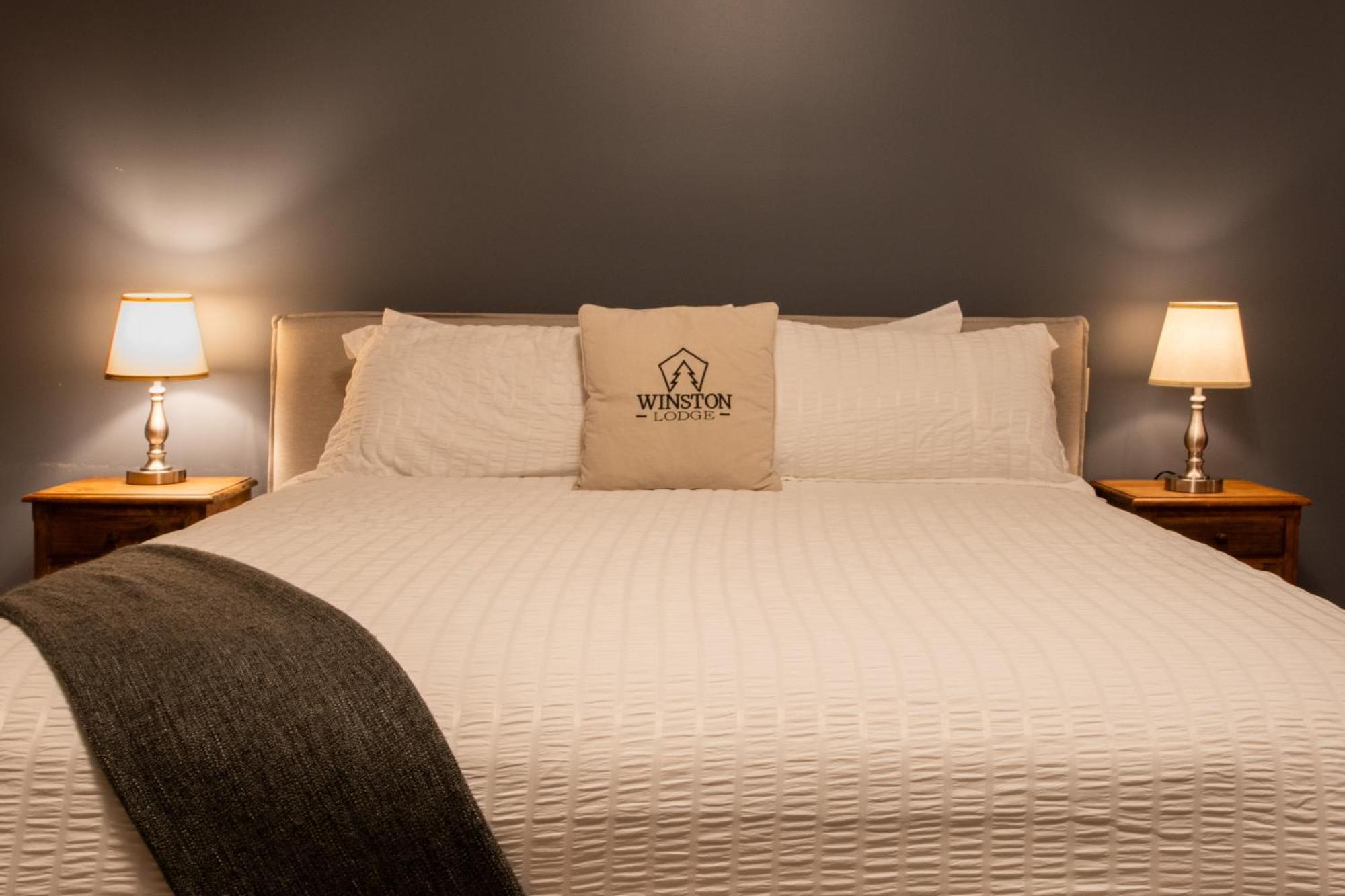 Winston Lodge Golden Luaran gambar