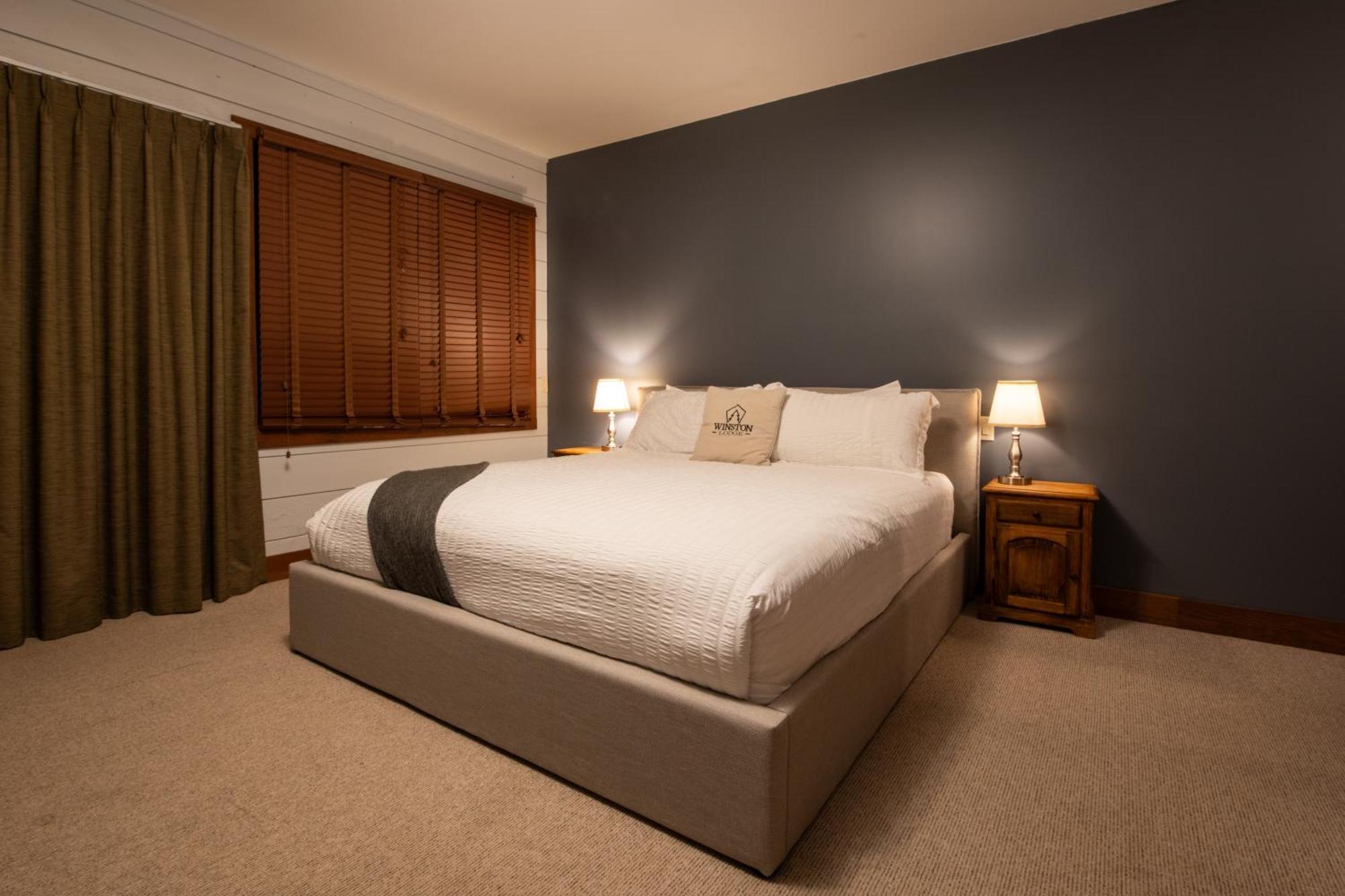 Winston Lodge Golden Luaran gambar