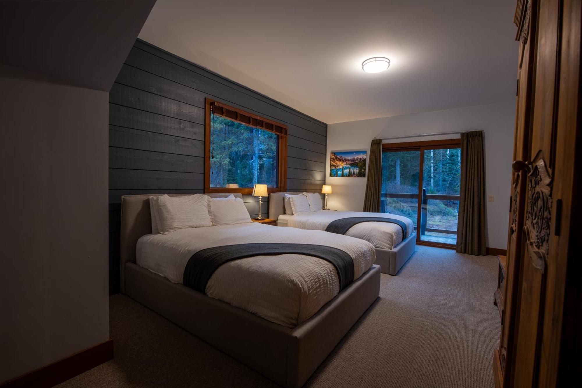Winston Lodge Golden Luaran gambar